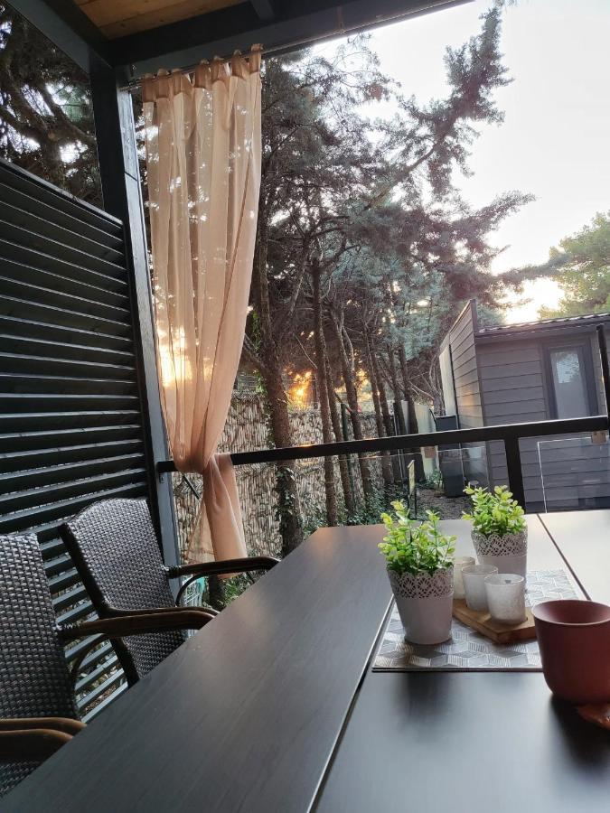 Mobile Home Kailani Nr 121, Camping Porton Biondi ロヴィニ エクステリア 写真