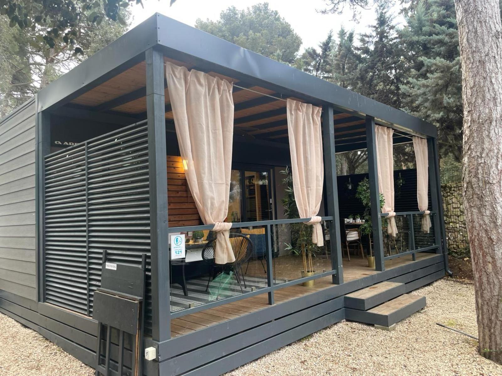 Mobile Home Kailani Nr 121, Camping Porton Biondi ロヴィニ エクステリア 写真